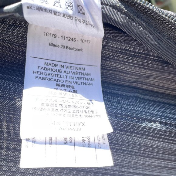 Arcteryx Blade 20 backpack, like new - Picture 3 of 3
